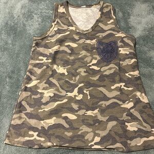 Camo tank top L